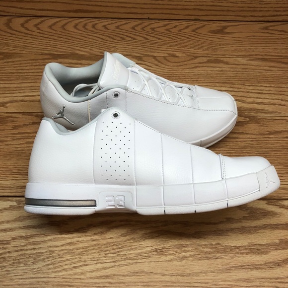 Jordan Team Elite 2 Low Men’s Basketball Shoes - Picture 3 of 14